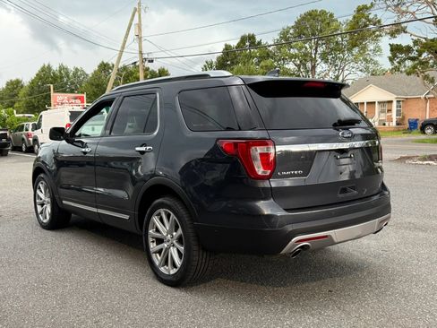 Used 2017 Ford Explorer Limited w/ Equipment Group 301A AWD/4WD image 11