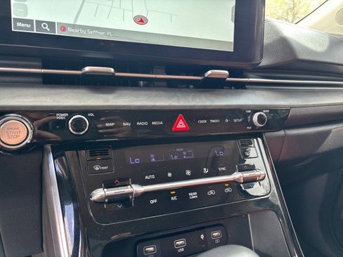 Used 2023 Kia Carnival SX image 22