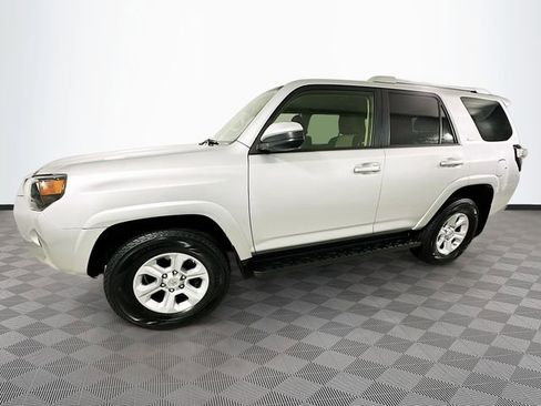 Used 2018 Toyota 4Runner SR5 image 4