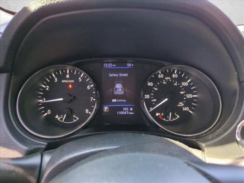 Used 2018 Nissan Rogue SV image 12