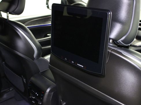 Used 2023 Jeep Grand Cherokee Overland w/ Advanced Protech Group III AWD/4WD image 18