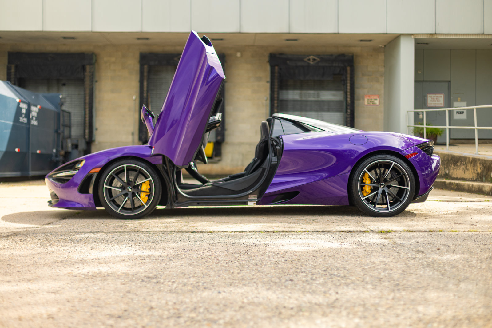 Used 2020 McLaren 720S Performance RWD image 33