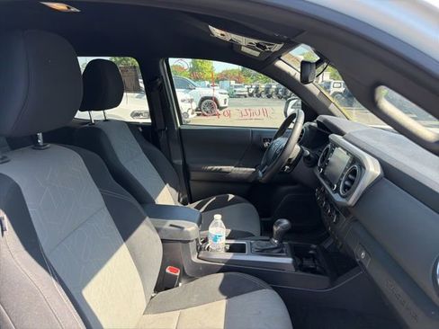 Used 2023 Toyota Tacoma TRD Off-Road w/ Technology Package AWD/4WD image 11