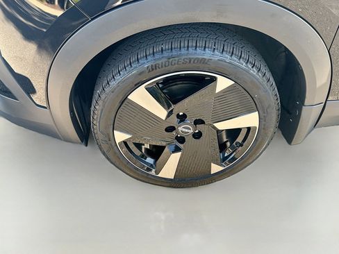 Used 2025 Nissan Kicks SR image 24