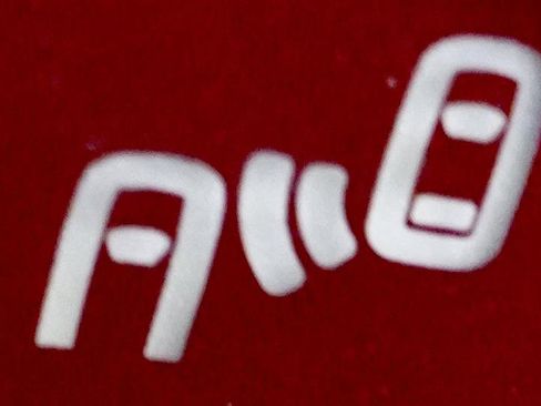 Used 2018 Volkswagen Tiguan SEL image 48