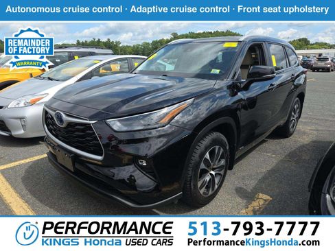 Used 2023 Toyota Highlander XLE AWD/4WD image 1