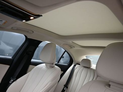 Used 2025 Mercedes-Benz E 450 4MATIC Sedan image 15