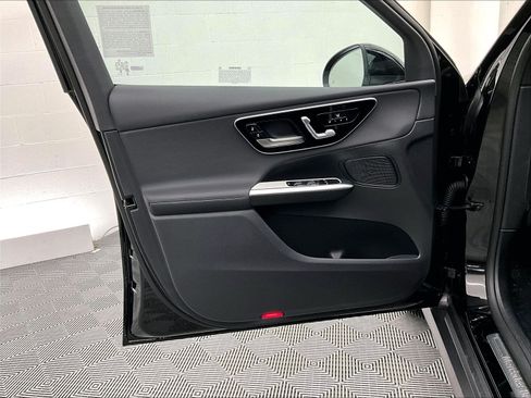 Used 2026 Mercedes-Benz GLC 300 4MATIC image 24