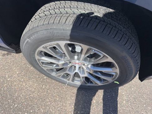 New 2026 GMC Yukon XL Denali AWD/4WD image 11