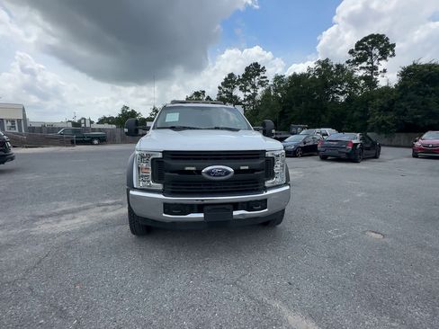 Used 2019 Ford F550 2WD Regular Cab Super Duty image 2