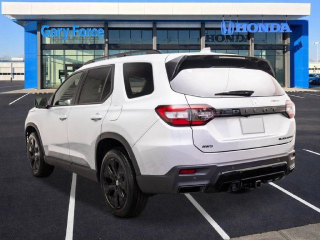 New 2026 Honda Pilot Black Edition image 3
