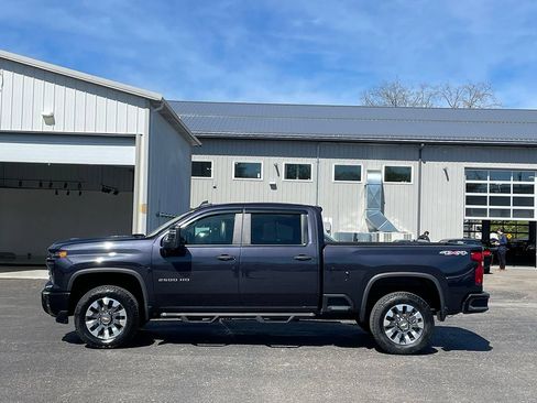 Used 2024 Chevrolet Silverado 2500 Custom w/ Custom Convenience Package AWD/4WD image 10