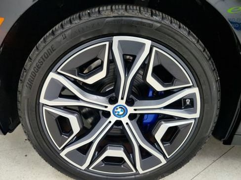 Used 2024 BMW iX xDrive50 w/ Sport Package AWD/4WD image 74