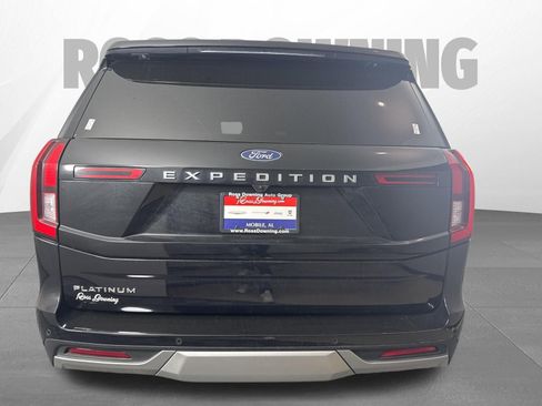 Used 2025 Ford Expedition Platinum image 5
