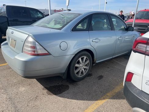 Used 2008 Ford Taurus SEL image 2