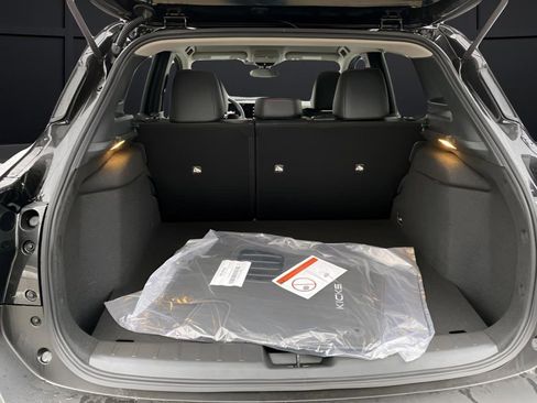 New 2026 Nissan Kicks SR w/ Cold Weather Package image 14