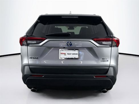 Certified 2022 Toyota RAV4 XLE Premium image 11