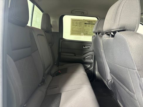 Used 2025 Nissan Frontier SV w/ SV Convenience Package AWD/4WD image 25
