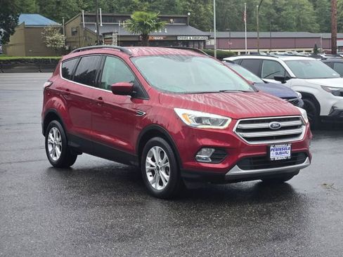 Used 2017 Ford Escape SE w/ Equipment Group 201A AWD/4WD image 1