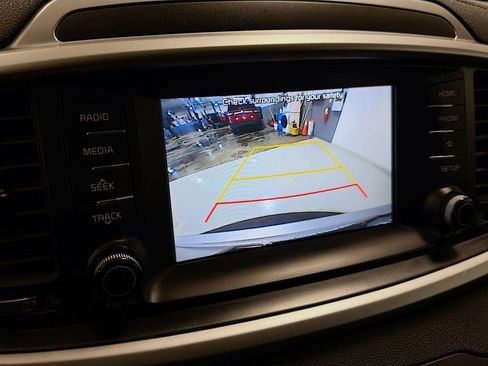 Used 2019 Kia Sorento AWD image 12