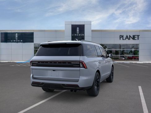 New 2026 Lincoln Navigator Reserve w/ Jet Appearance Package image 8