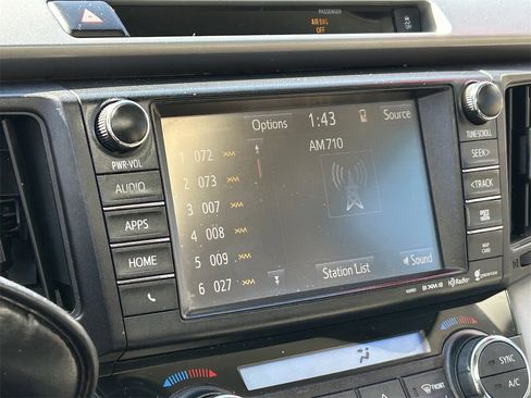 Used 2016 Toyota RAV4 Limited image 7