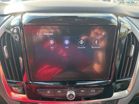 Used 2020 Chevrolet Traverse Premier image 32