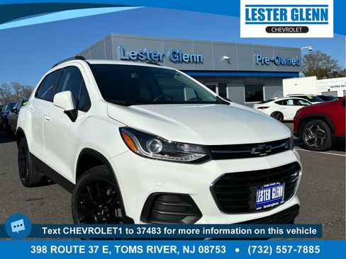Certified 2022 Chevrolet Trax LT w/ Driver Confidence Package AWD/4WD image 1