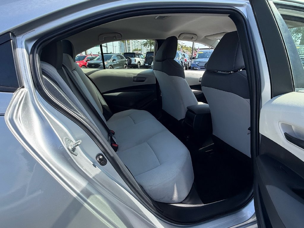 Used 2022 Toyota Corolla LE FWD image 15