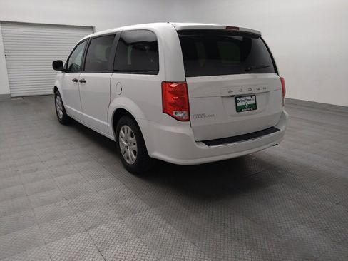 Used 2019 Dodge Grand Caravan SE FWD image 5