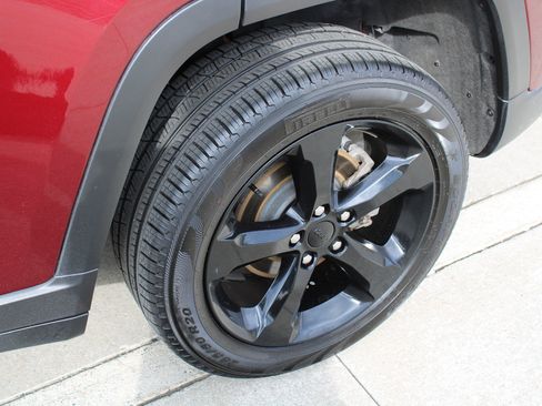 Used 2025 Jeep Grand Cherokee Limited w/ Luxury Tech Group II image 37