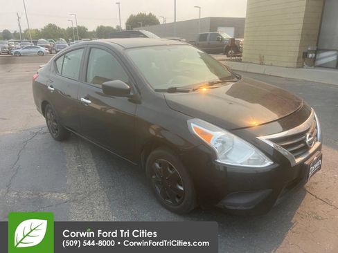 Used 2019 Nissan Versa SV FWD image 1