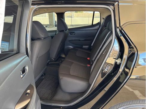 Used 2025 Nissan Leaf S image 11