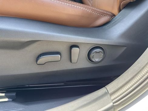 Used 2025 Subaru Outback Touring XT image 23