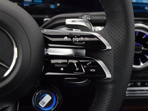 New 2025 Mercedes-Benz GLB 35 AMG 4MATIC image 22