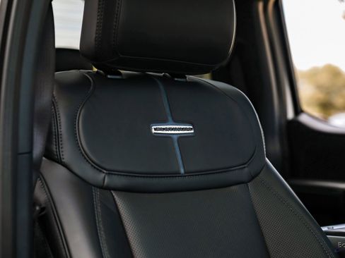 Used 2026 Ford F450 Platinum w/ FX4 Off-Road Package image 56