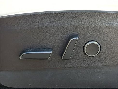 Used 2022 Tesla Model Y Performance image 22