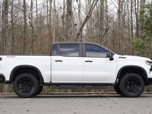 Used 2025 Chevrolet Silverado 1500 LT Trail Boss w/ LT Trail Boss Premium Package AWD/4WD image 7