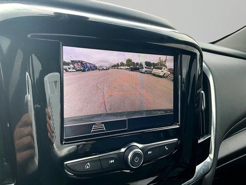 Used 2023 Chevrolet Traverse LT FWD image 22