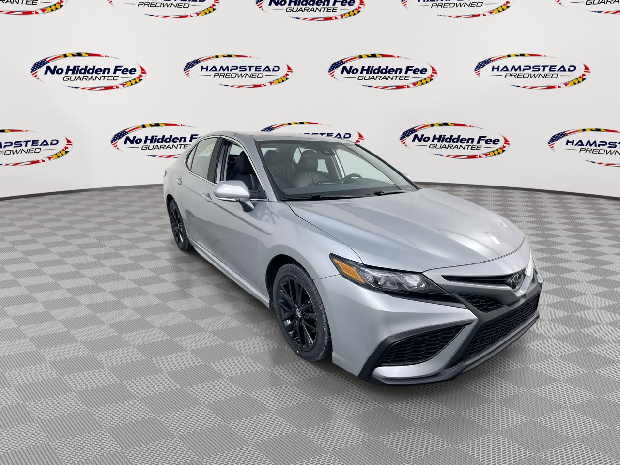 Used 2023 Toyota Camry SE FWD image 3