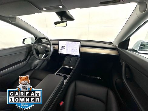 Used 2022 Tesla Model Y Long Range image 2