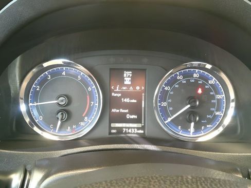 Used 2017 Toyota Corolla SE image 17