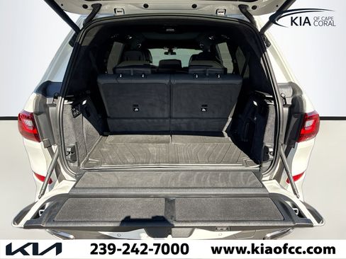 Used 2020 BMW X7 M50i w/ Executive Package AWD/4WD image 11