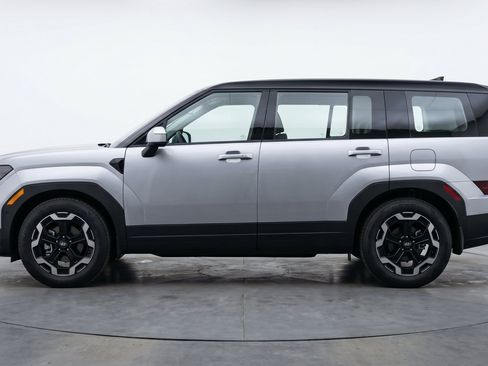 Used 2025 Hyundai Santa Fe SEL FWD image 5