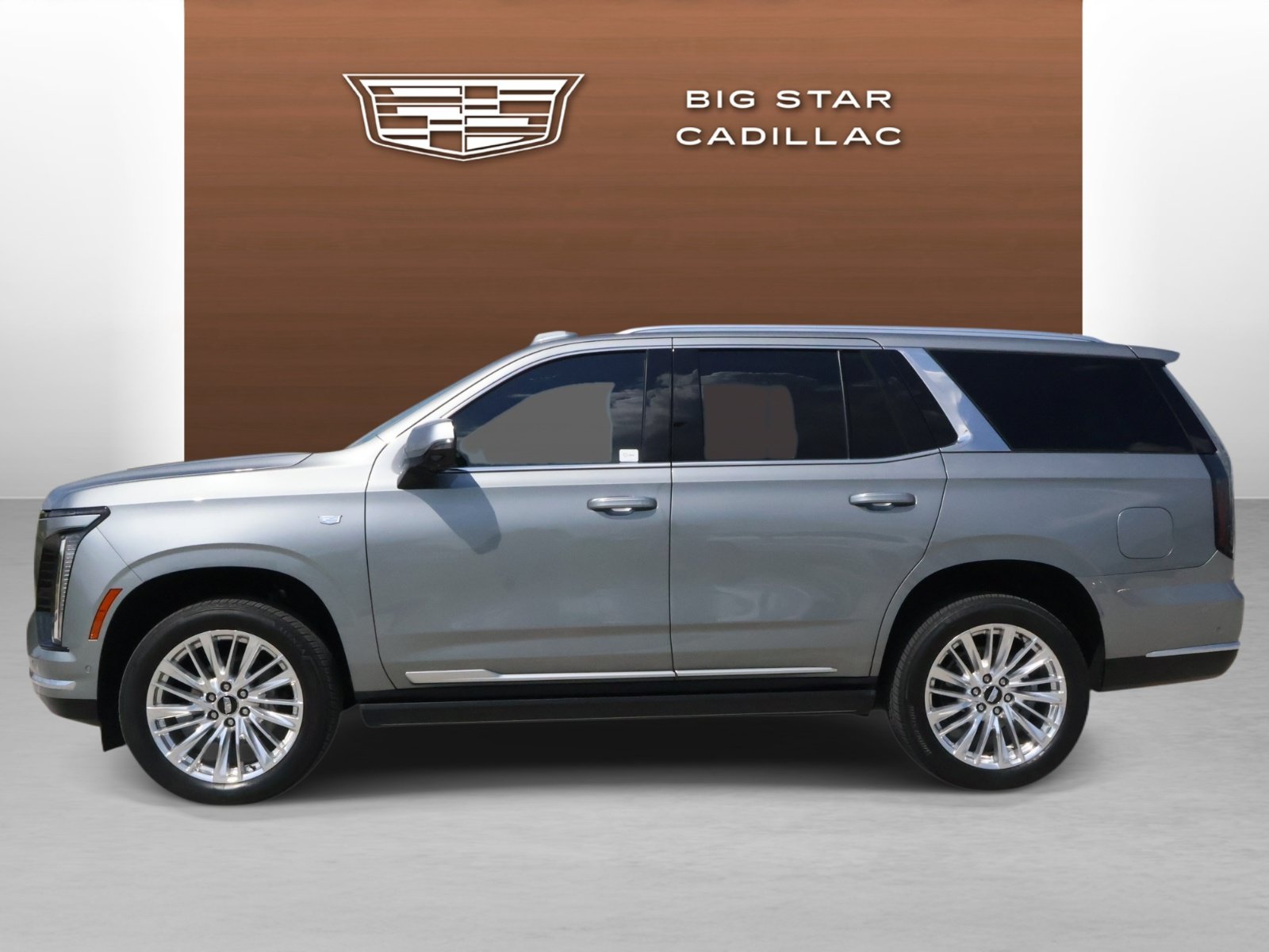 Used 2026 Cadillac Escalade Luxury AWD/4WD image 2