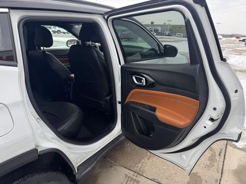 Used 2024 Jeep Compass Limited image 22