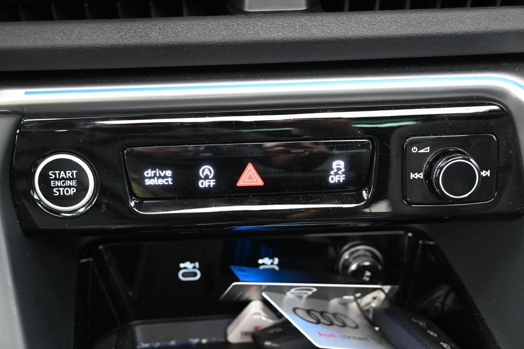 Used 2025 Audi Q5 Premium Plus w/ Premium Plus AWD/4WD image 19