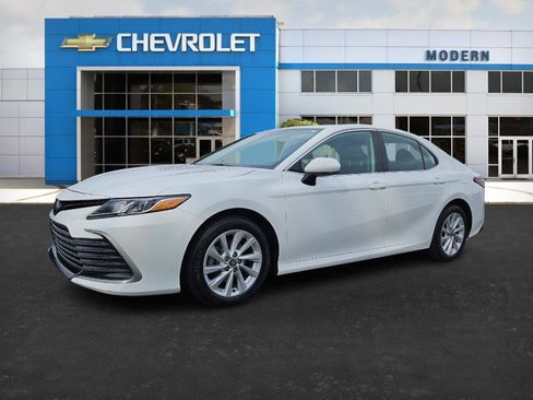 Used 2024 Toyota Camry LE image 1