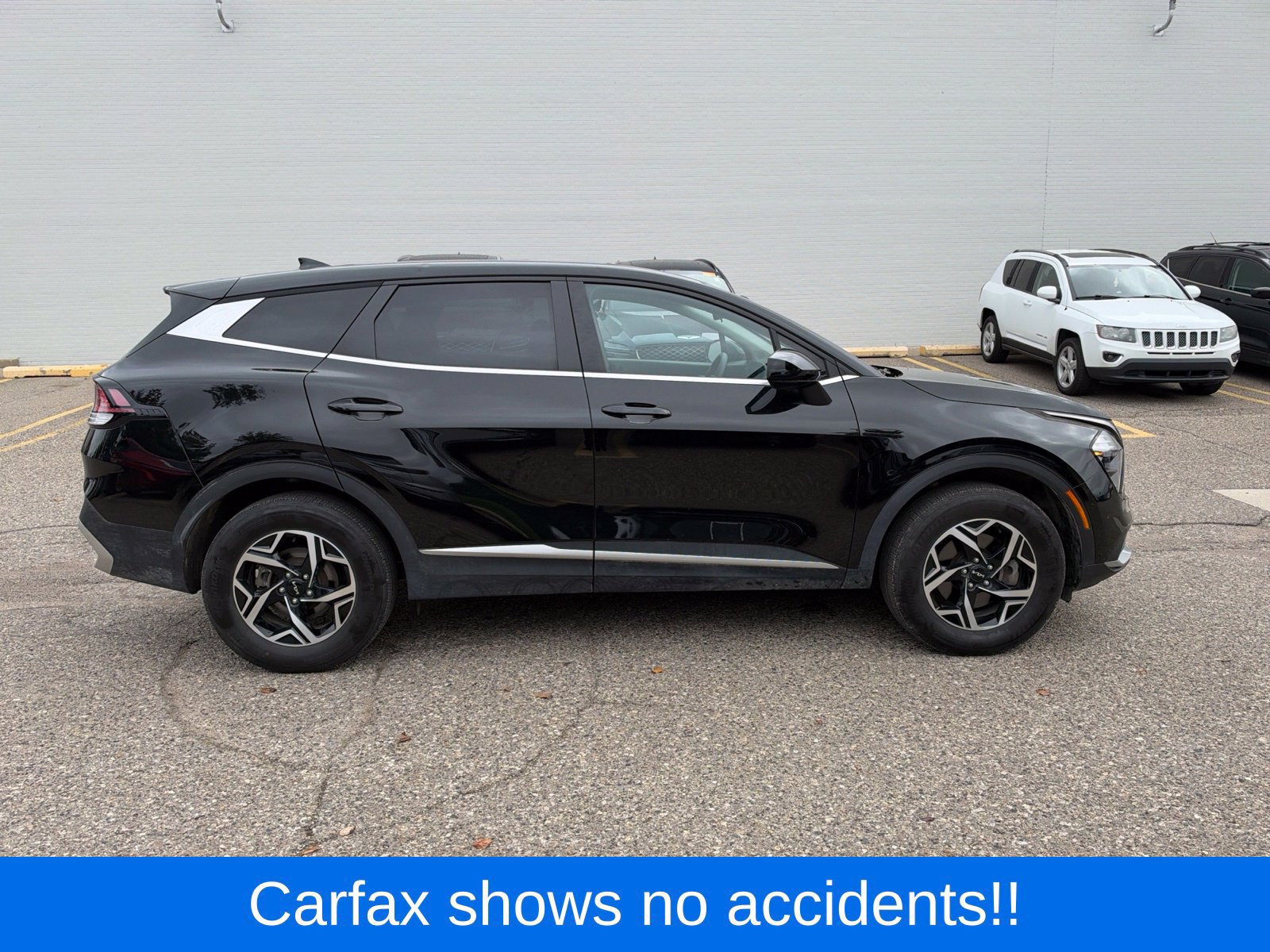 Certified 2023 Kia Sportage LX AWD/4WD image 3