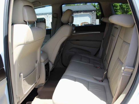 Used 2015 Jeep Grand Cherokee Limited AWD/4WD image 27